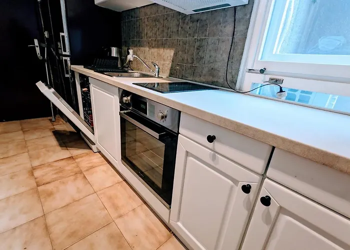 Boba Free Parking * بلغراد